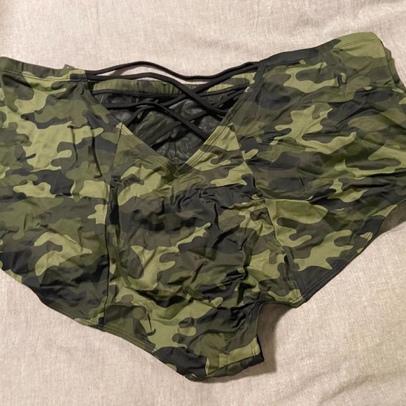 Torrid NWT Camo Lattice bikini Top 3 & High waisted bottoms 4 - set - Picture 12 of 12